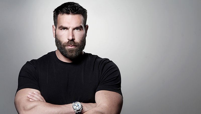 DAN BILZERIAN / Il re di Instagram ha messo in vendita la villa di Las