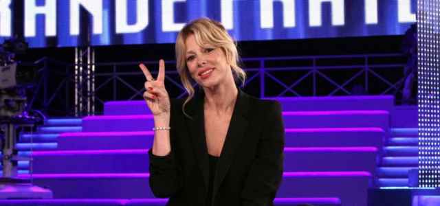 Tale E Quale Show Alessia Marcuzzi In Giuria Al Posto Loretta