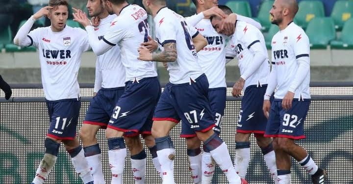 Crotone_mucchio_gol_Verona_lapresse_2018