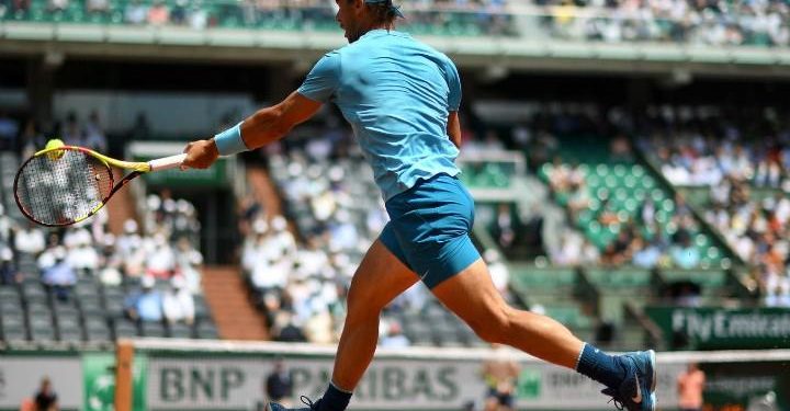 Nadal_dritto_Roland_Garros_azzurro_lapresse_2018