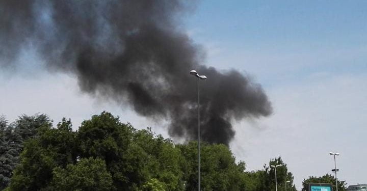 incendio_campo_nomadi_torino_fumo_twitter_2018