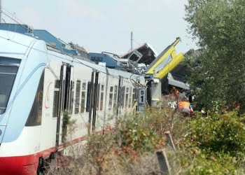 incidente_treni_puglia_scontro_ferrovie_lapresse_2017