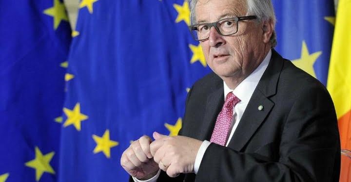 jeanclaude_juncker_ue_bandiera_lapresse_2017