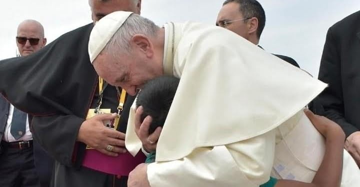 papa_francesco_bambino_peru_lapresse_2018