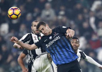 Chiellini_Pesic_Juventus_Atalanta_lapresse_2017