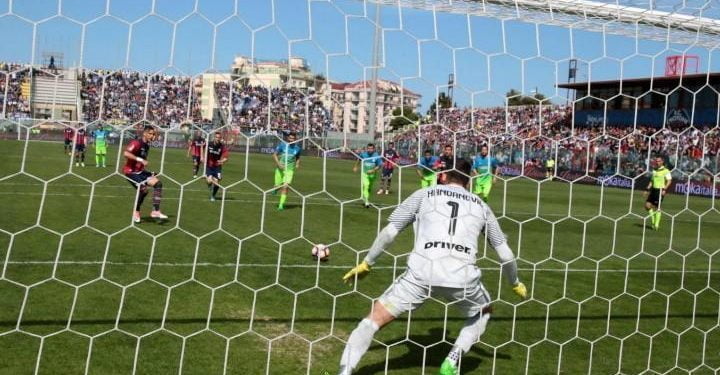 Crotone_Inter_Handanovic_rigore_lapresse_2017