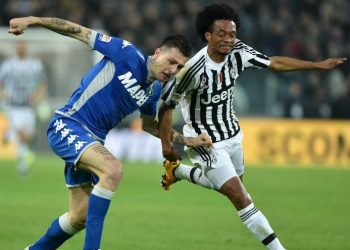 Cuadrado_Acerbi_Sassuolo_Juventus_lapresse_2017