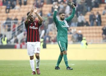 Cutrone_Donnarumma_Milan_Genoa_saluto_lapresse_2017