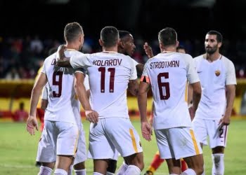 Dzeko_Kolarov_Strootman_Roma_bianca_lapresse_2017