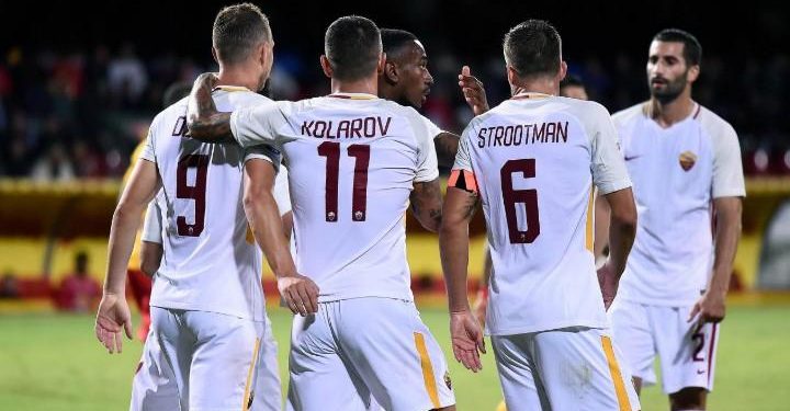 Dzeko_Kolarov_Strootman_Roma_bianca_lapresse_2017