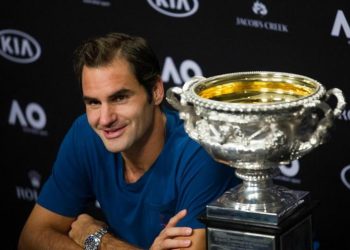 Federer_Australian_trofeo_lapresse_2018