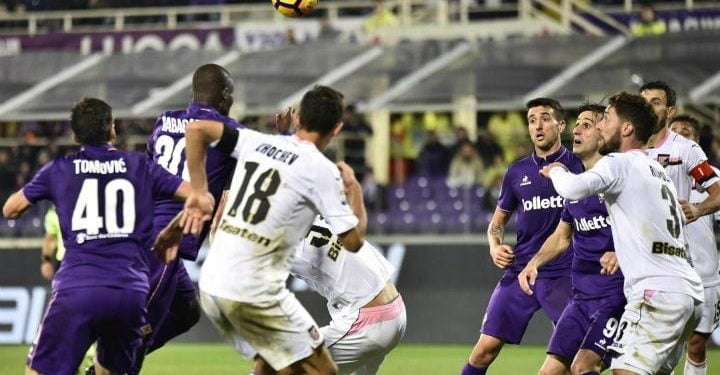 Fiorentina_Palermo_mischia_lapresse_2017