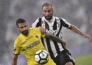 Gamberini_Higuain_Juventus_Chievo_lapresse_2018