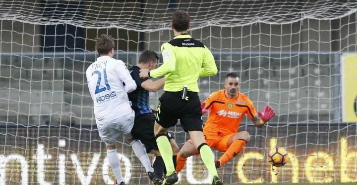 Gomez_Sorrentino_Chievo_Atalanta_lapresse_2017