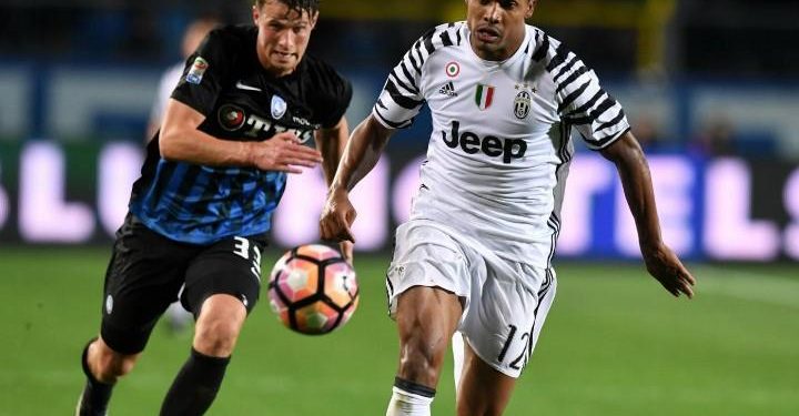 Hateboer_Alex_Sandro_Atalanta_Juventus_lapresse_2017