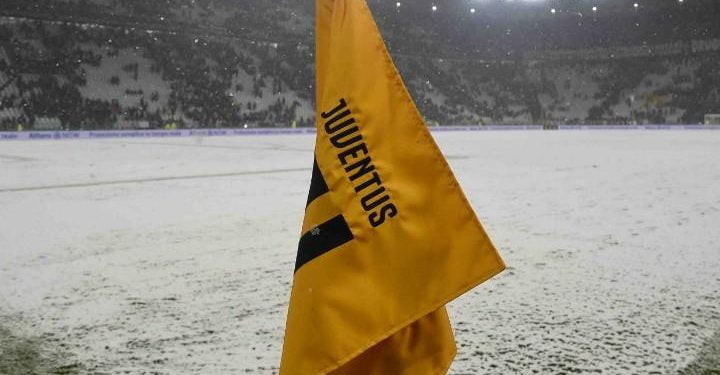 Juventus_Atalanta_bandierina_neve_lapresse_2018