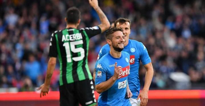 Mertens_Acerbi_Napoli_Sassuolo_lapresse_2018