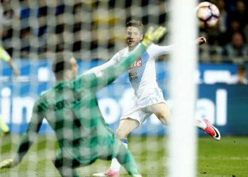 Mertens_Handanovic_Napoli_Inter_lapresse_2018