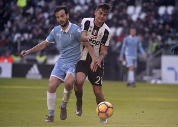 Parolo_Dybala_Juventus_Lazio_lapresse_2017