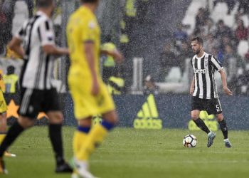 Pjanic_Juventus_Chievo_pioggia_lapresse_2018