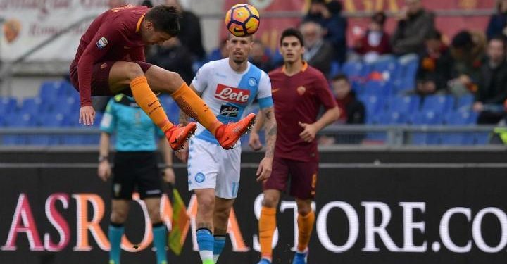 Strootman_testa_Hamsik_Roma_Napoli_lapresse_2017