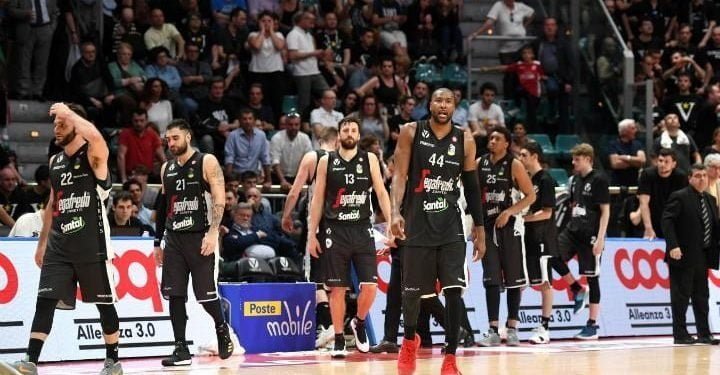 Virtus_Bologna_delusione_basket_lapresse_2018