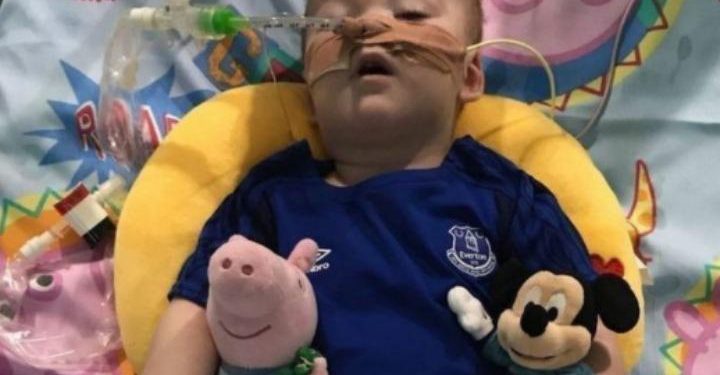 alfie_evans_charlie_gard_bimbo_inghilterra_eutanasia_facebook_2017