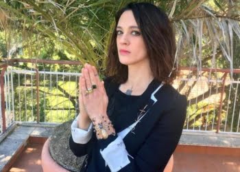 asiaargento_01_facebook_2017