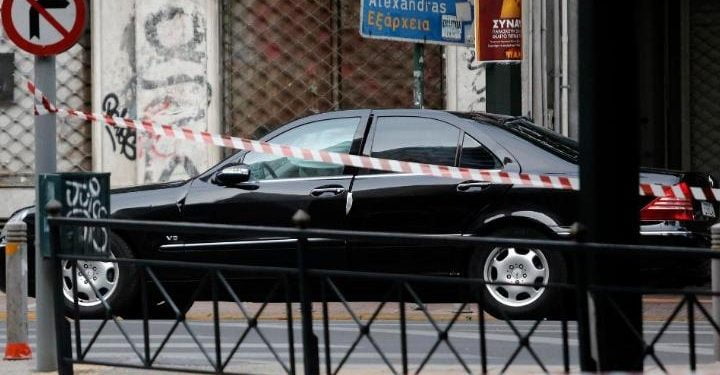 attentto_grecia_papademos_bomba_auto_lapresse_2017