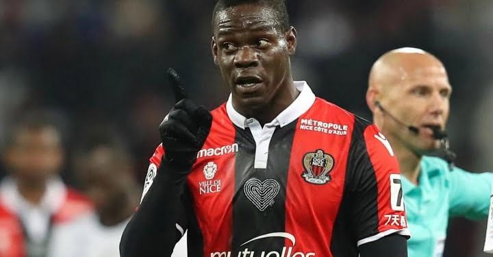 balotelli_nizza_dito_lapresse_2018