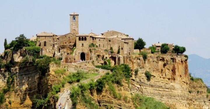 borgo_paese_civita_bagnoregio_wikipedia