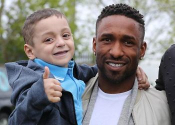 bradley_lowery_jermain_defoe_lapresse_2017