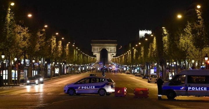 champs_elysees_sparatoria_parigi_2_lapresse_2017