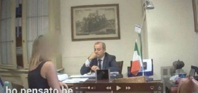 ONOREVOLE MARIO CARUSO Video si allunga di nuovo l ombra di