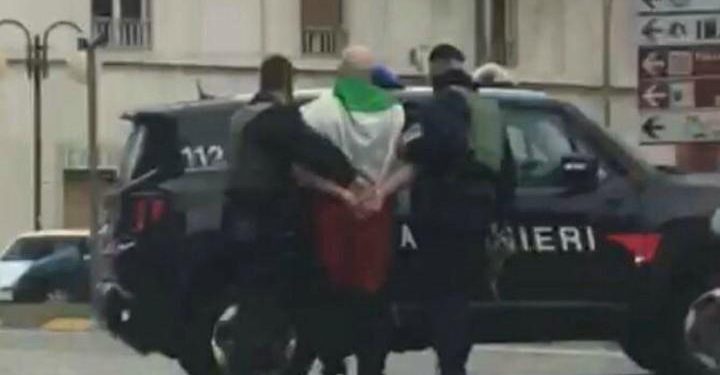 luca_traini_macerata_sparatoria_arresto_carabinieri_twitter_2018