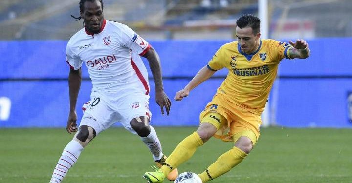 mbakogu_maiello_carpi_frosinone_lapresse_2017