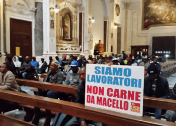 migranti_foggia_puglia_cattedrale_braccianti_twitter_2017