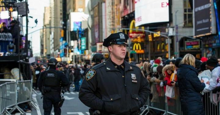 newyork_usa_polizia_lapresse_2016