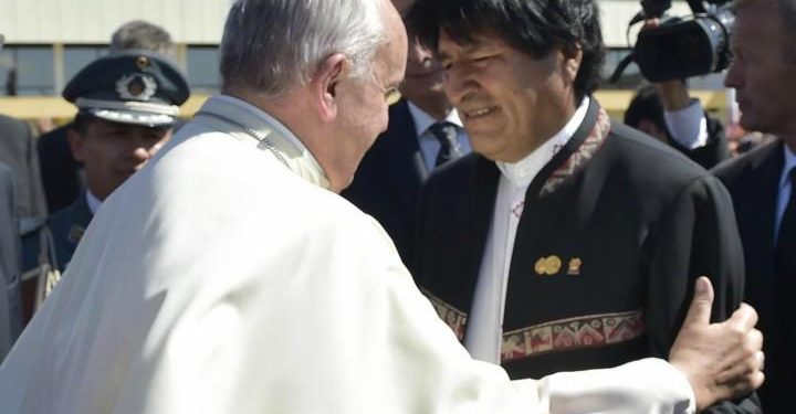 papa_francesco_bolivia_morales_lapresse_2017