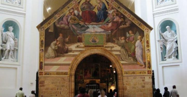 porziuncola_assisi_perdono_indulgenza_san_francesco_basilica_wikipedia_2017