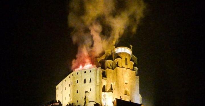 sacra_san_michele_incendio_twitter