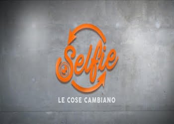 selfie_le_cose_cambiano_logo