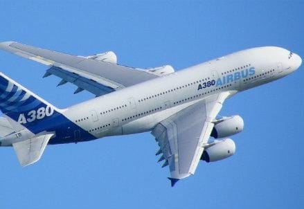 Airbus_A380_R439