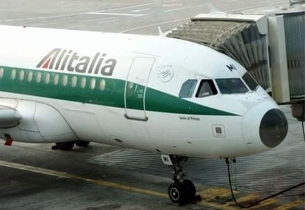 Alitalia_Finger_PortaR439