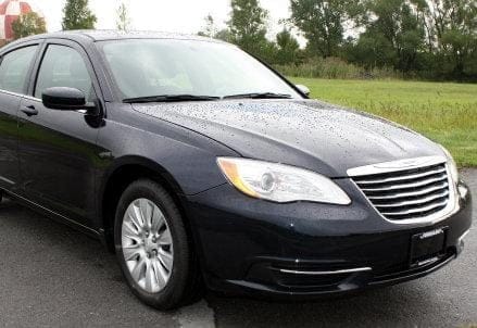 Chrysler_200_R439