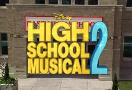 High_School_Musical_2-R439