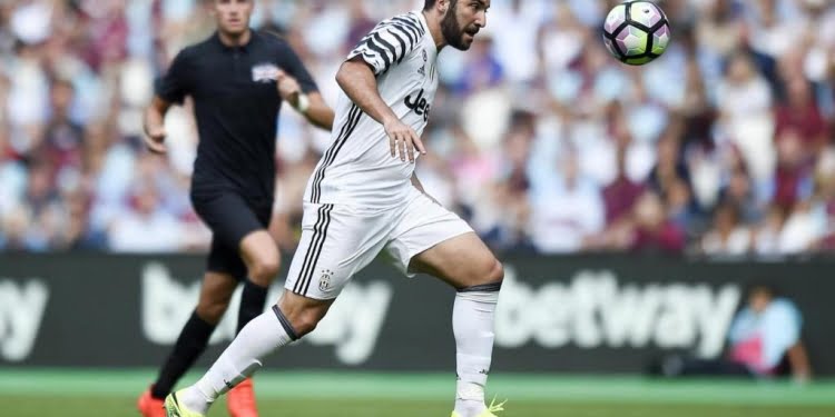 HiguainJuve_bianconero