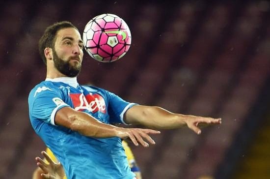 Higuain_mago