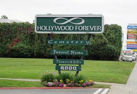 Hollywood-Forever_R439