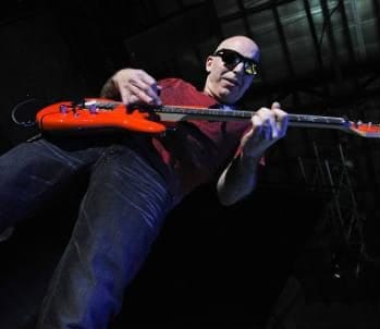 Joe_Satriani_r439